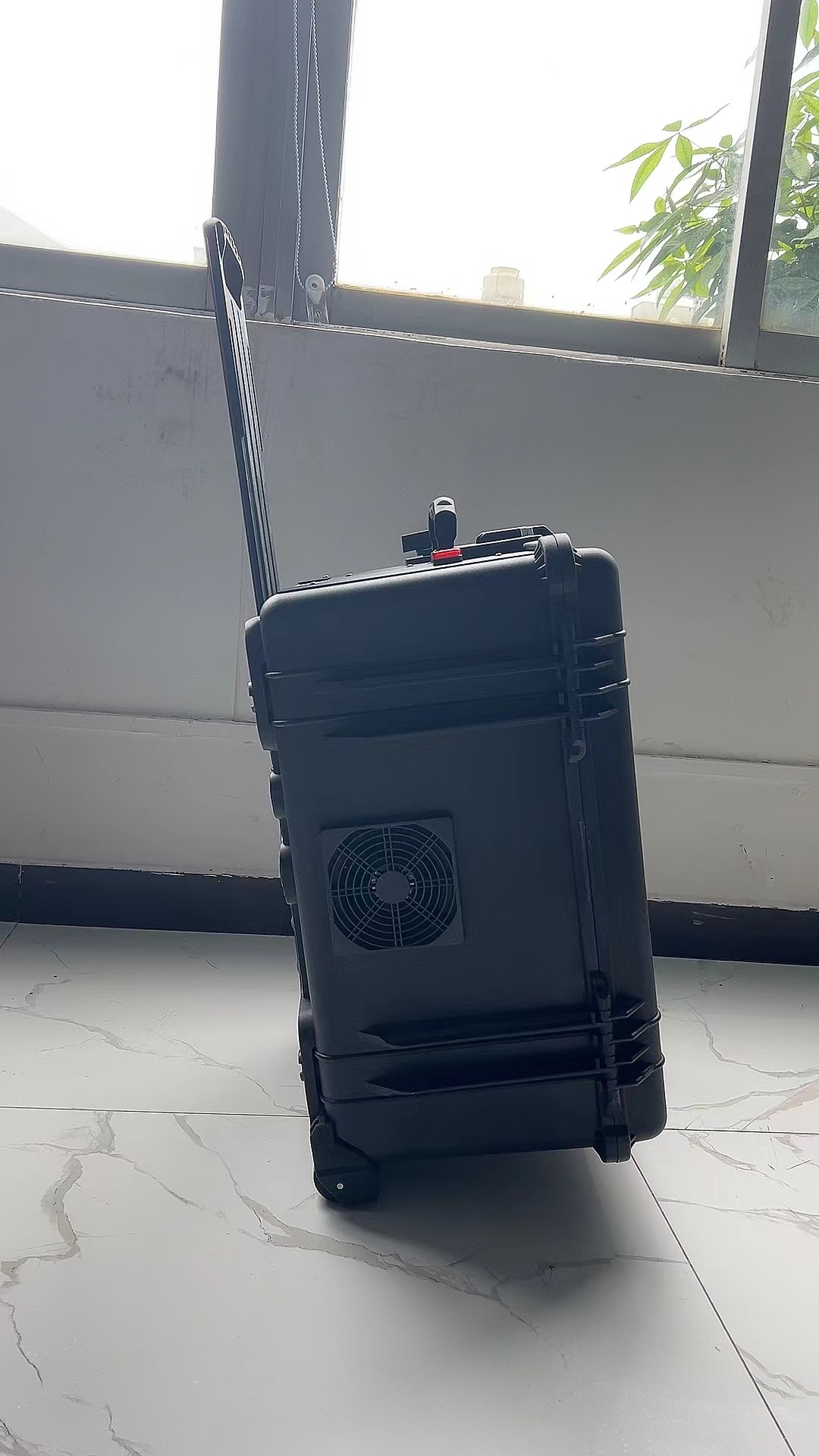 安宁手拉箱型移动通信干扰器